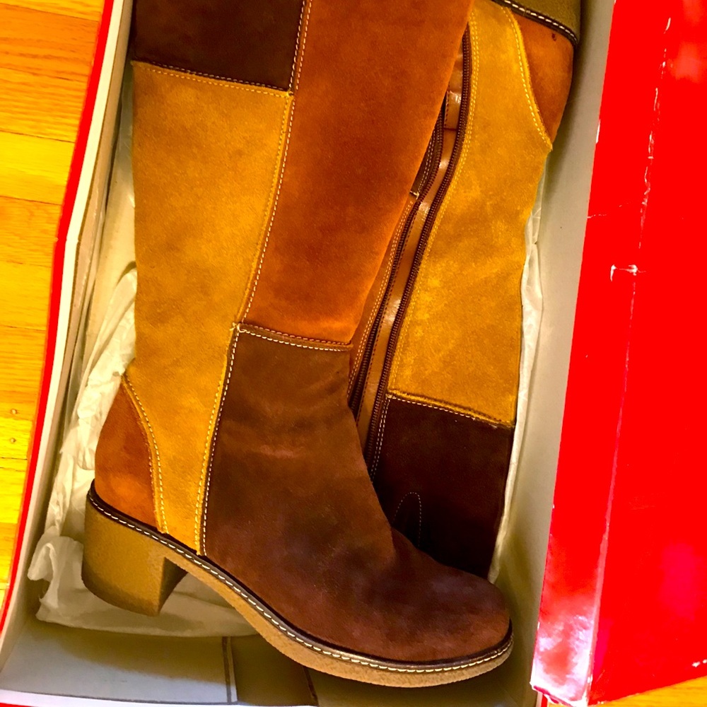 Suede boots